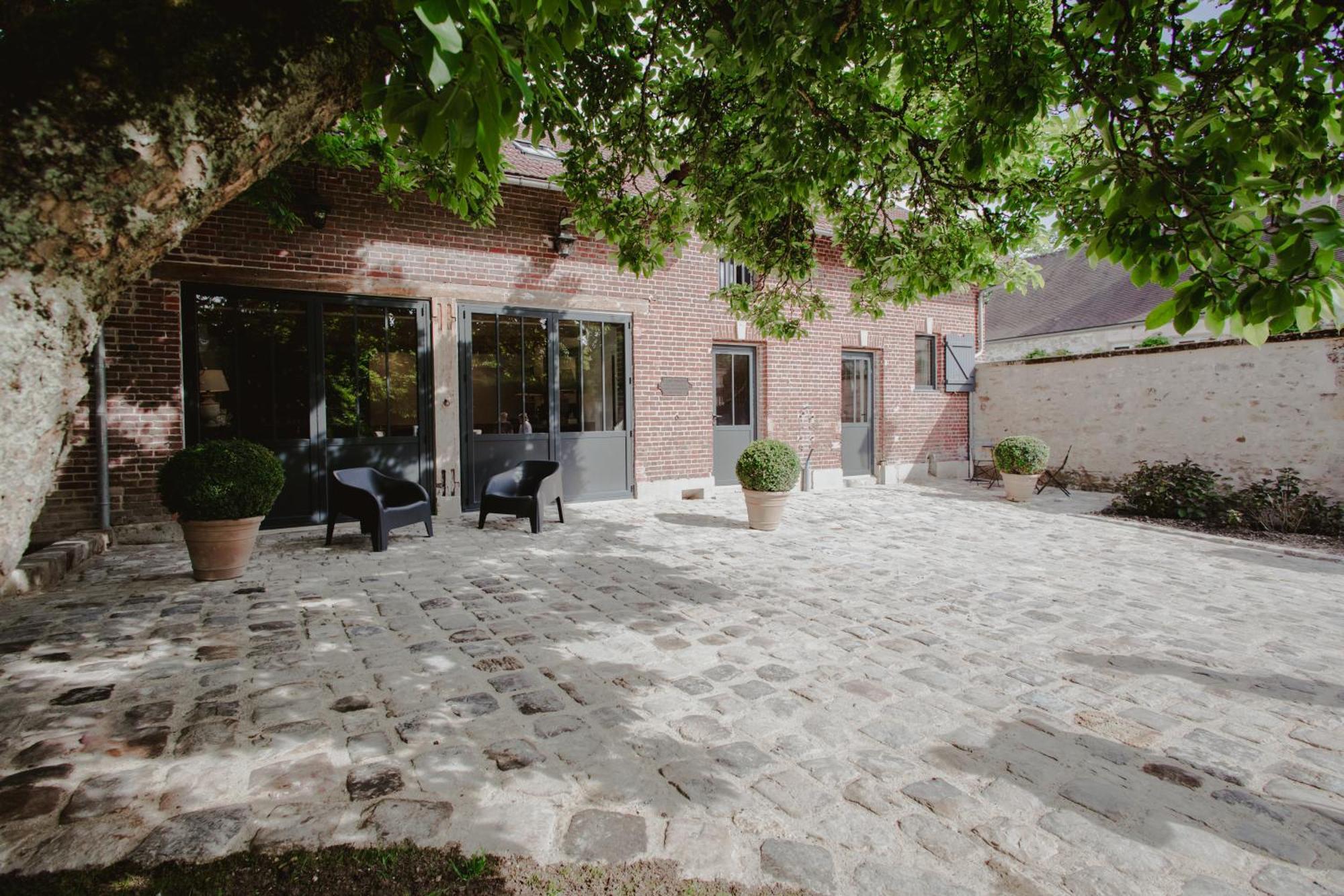 Bed and Breakfast L'Atelier Des Magnolias Aumont-en-Halatte Exterior foto
