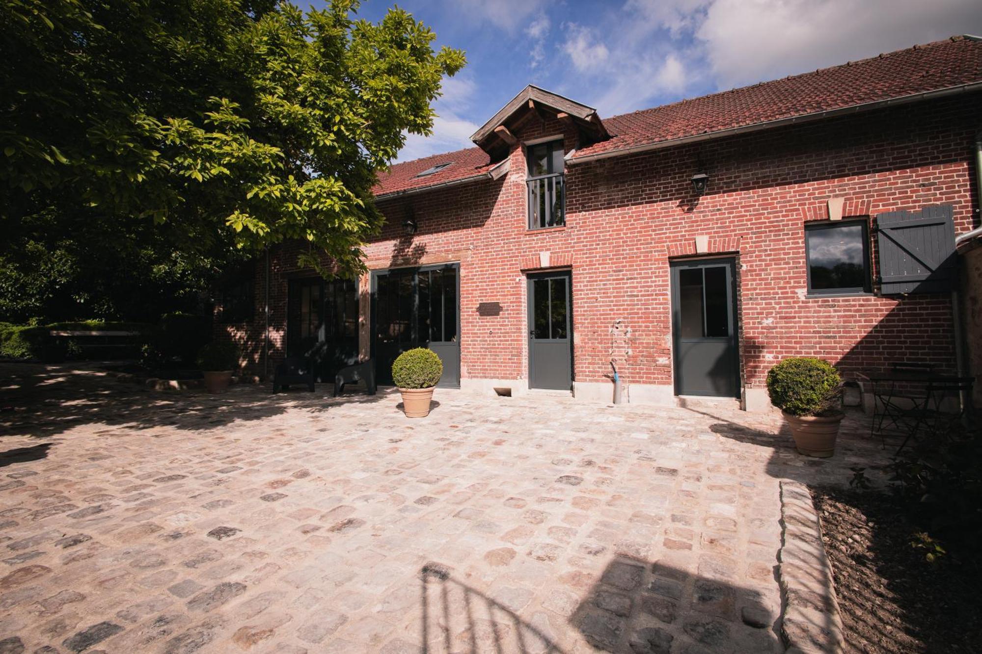 Bed and Breakfast L'Atelier Des Magnolias Aumont-en-Halatte Exterior foto